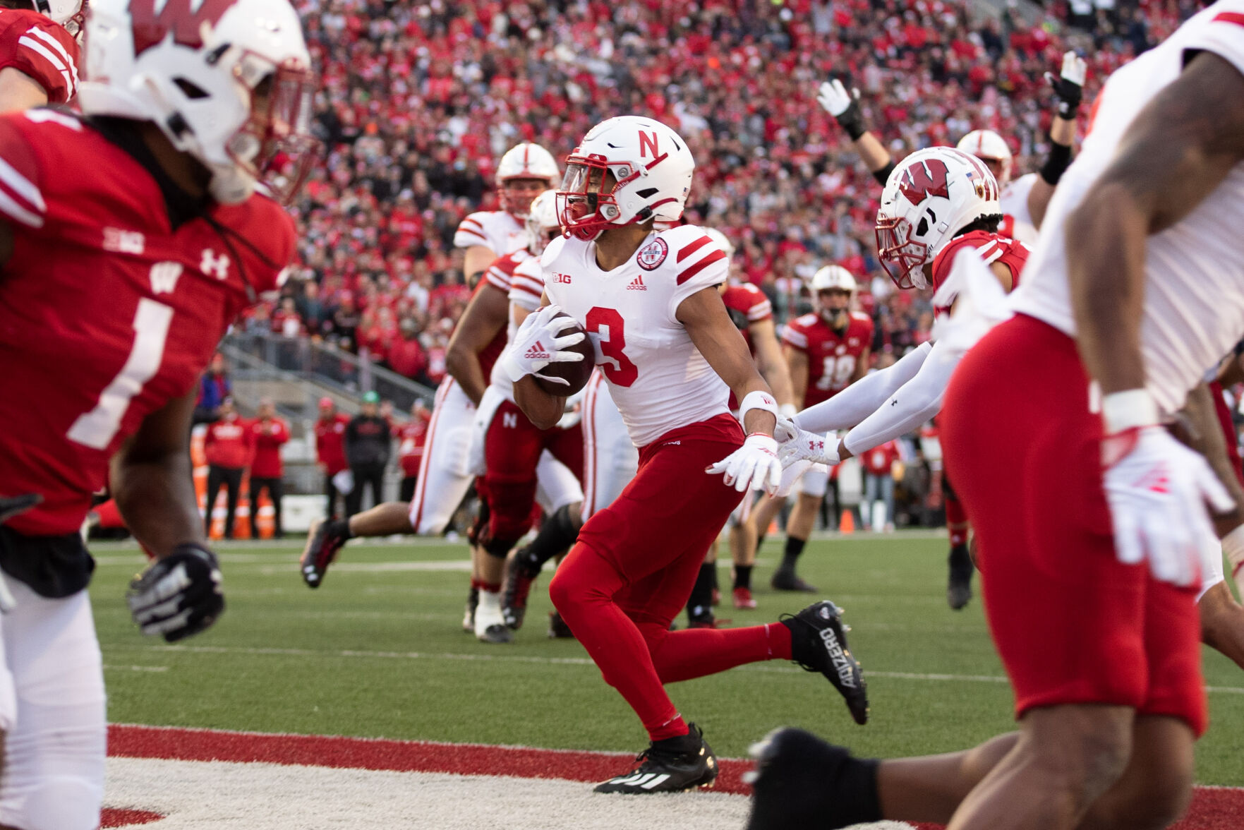 112122-owh-spo-nebraskawisconsin-em13.jpg